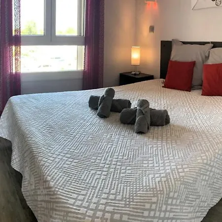 Le Rouge Et Le Noir 45 M2 Sur Coursives Gde Terrasse Port Nature Naturiste * Agde