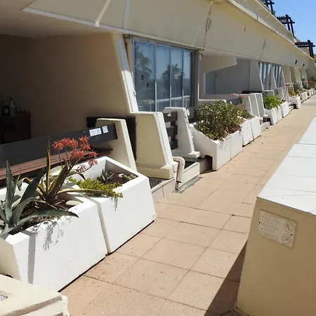 Appartement Le Rouge Et Le Noir 45 M2 Sur Coursives Gde Terrasse Port Nature Naturiste