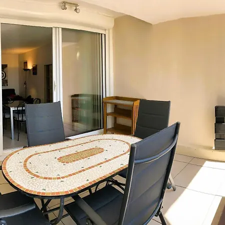 Le Rouge Et Le Noir 45 M2 Sur Coursives Gde Terrasse Port Nature Naturiste